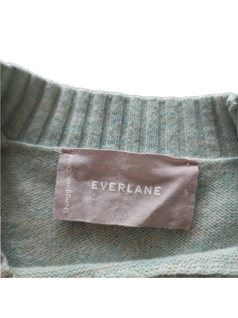 Everlane Cashmere Wool Blend
Crew neck Sweater - Picture 7 of 11